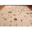 Grand tapis moderne à motif primitif
