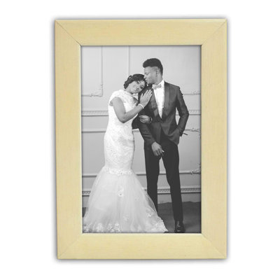 Ariadnna Cream Wood Picture Frame