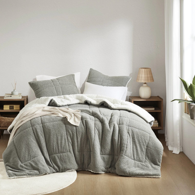 Édredon très grand, abat-jour gris, faux matériaux et matériaux, rembourrage gris, extérieur