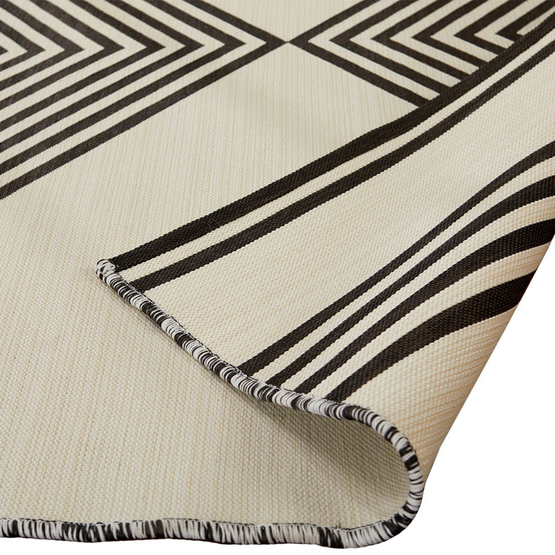 Geometric Indoor / Outdoor Rug, Rectangle 7' x 10'