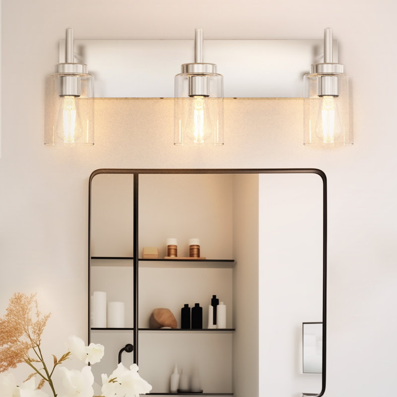 Éclairage pour salle de bain 3 lumières en nickel brossé avec abat-jour en verre transparent Sherron