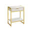 Table de bout de chambre à coucher avec finition en marbre beige élégant et accents métalliques, base de rangement décorative pratique