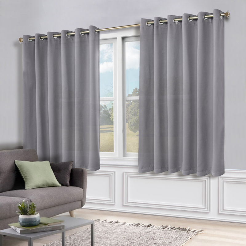 Paire de rideaux obscurcissant avec œillets Millendon, Argent, L 70 po x L 63 po