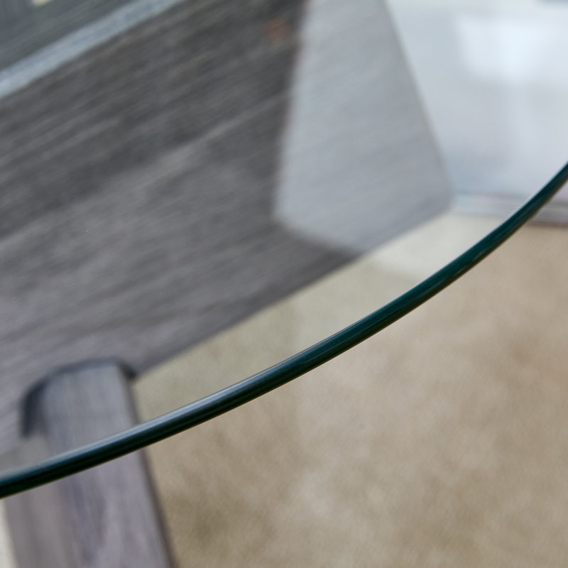Table basse ronde moderne de 85 cm (33,4 po) avec dessus en verre trempé et piètement géométrique en bois, Gris