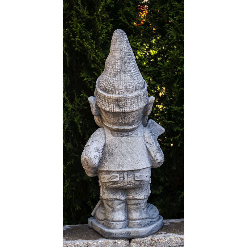 Servez et protégez le nain de jardin