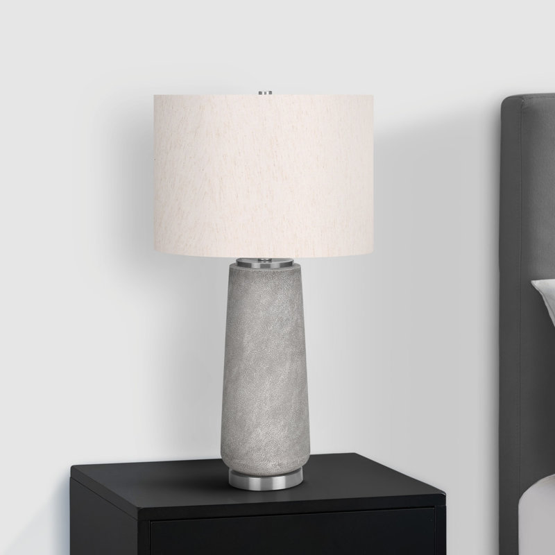 Lighting, H 29 po, lampe de table, résine grise, abat-jour ivoire / crème, moderne