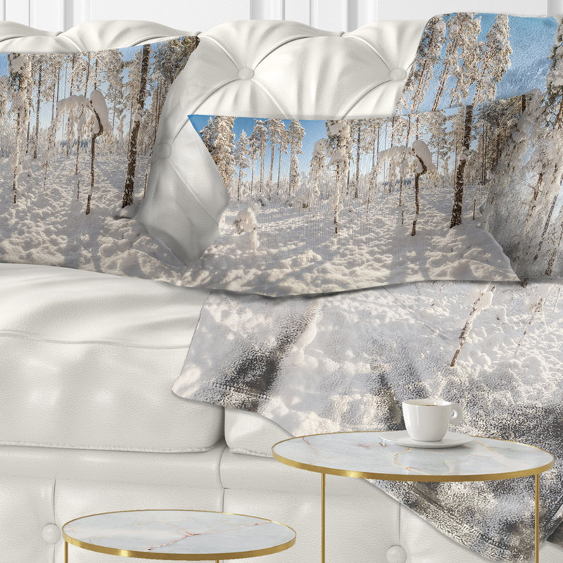 Coussin d'hiver en bois recouvert de neige - paysage