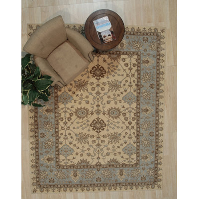 Machine-Made Wool Ivory Traditional Oriental Oushak Rug