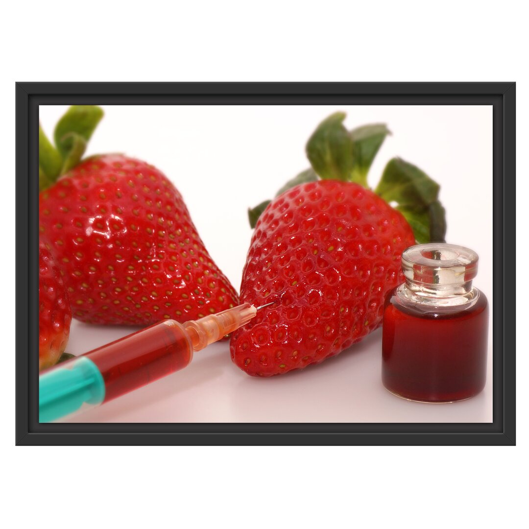 Gerahmtes Wandbild Erdbeeren mit Lebensmittelfarbe