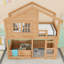 Lit superposé en bois avec toit de style maison-176350432