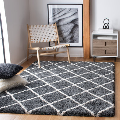 Tapis géométrique gris foncé / ivoire Aravella