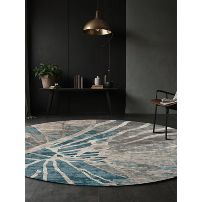 Tapis gris soyeux et moelleux