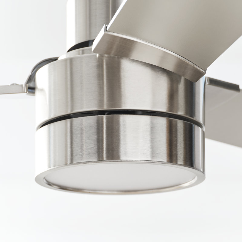 Ventilateur de plafond standard à 3 pales de 52 po à DEL avec pièces de contrôle de ventilateur et ensemble d'éclairage inclus Marra