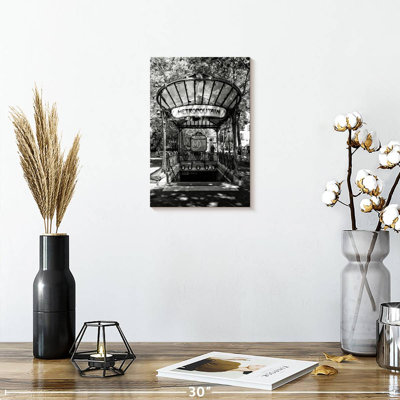 Aime Black Montmartre - Abbesses Metropolitain