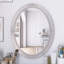 Meuble-lavabo de luxe avec miroir ovale-107649808