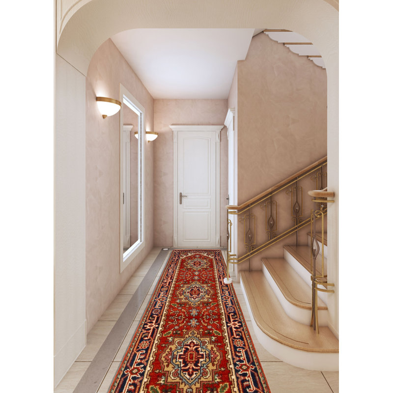 Tapis rouge Serapi Heritage 2 pi 6 po x 25 pi 9 po