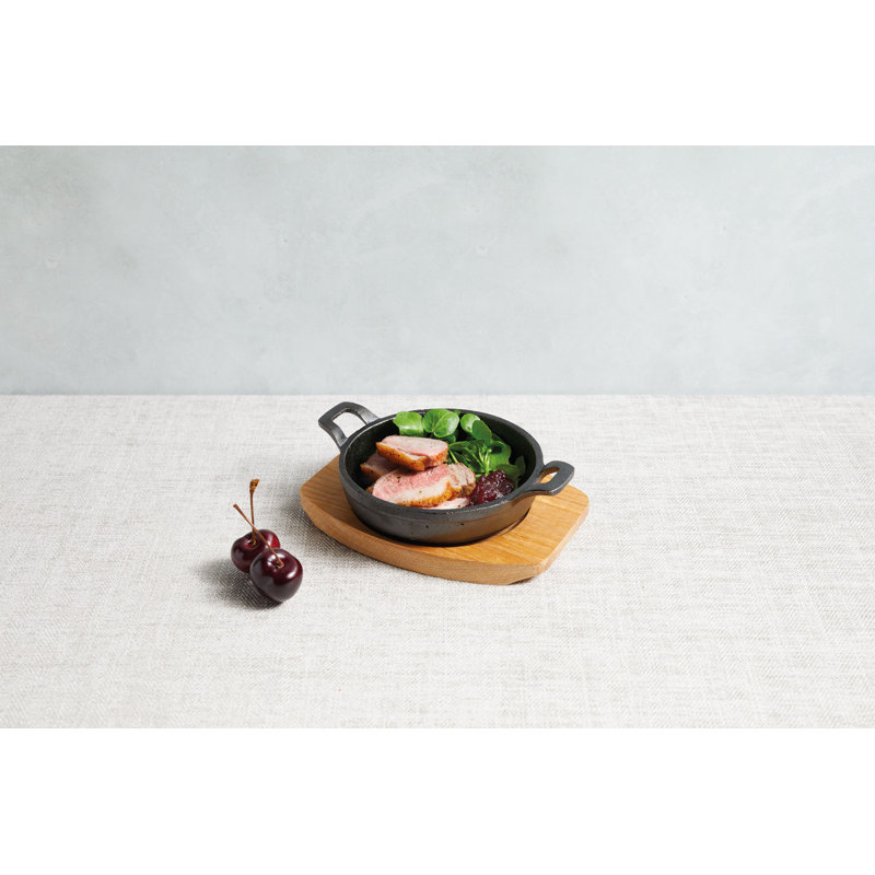 Artesà Cast Iron Mini 12.5cm Gratin Dish with Maple Wood Board for Appetisers and Tapas