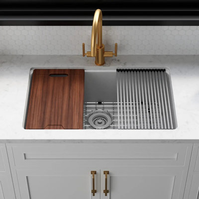 Évier de cuisine encastré sous plan en composite de quartz platine 30 x 19 pouces, à une cuve, avec accessoires