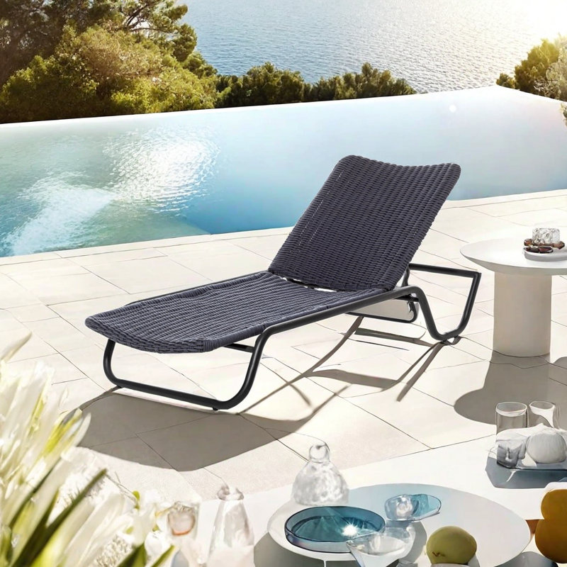 Chaise longue d'extérieur en tissu Nickiyah