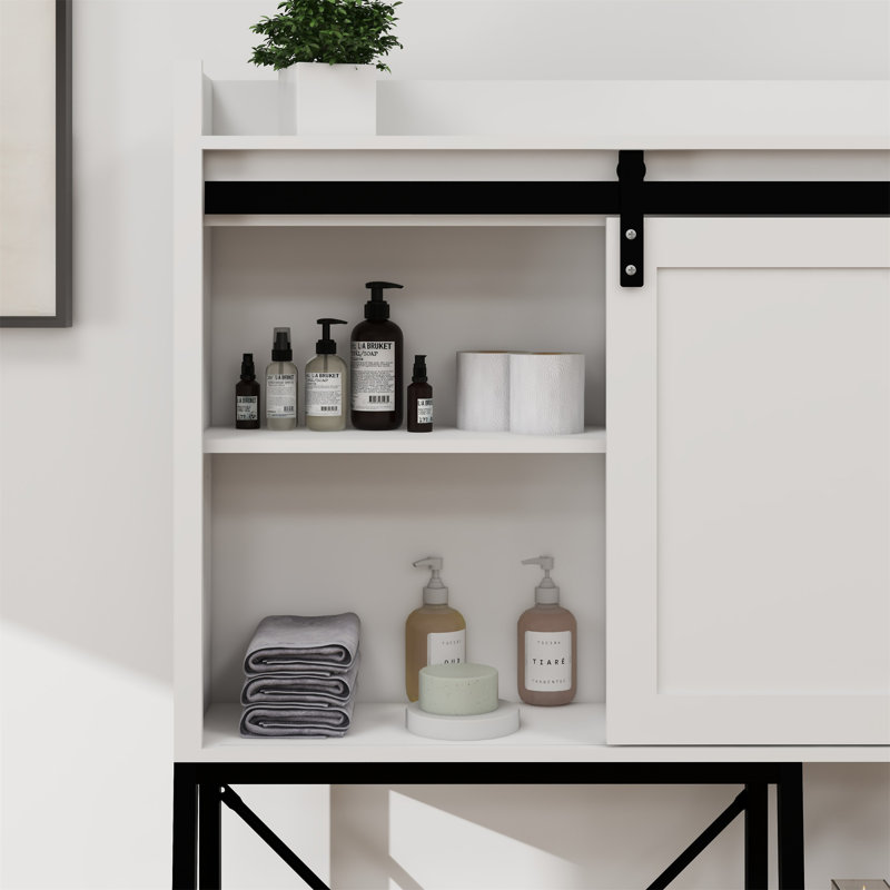 Armoire de rangement au-dessus de la toilette