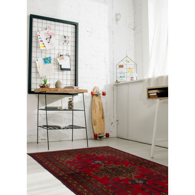 Tapis rouge Teimani 4 pi 4 po x 7 pi 8 po