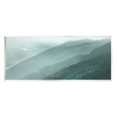 Vue aérienne obscure des montagnes de Sally Swatland - photographie