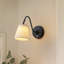 Applique murale à pile 1 lumière W6 de style Mid-Century noir à pile avec abat-jour en tissu beige à intensité variable et à intensité variable rechargeable