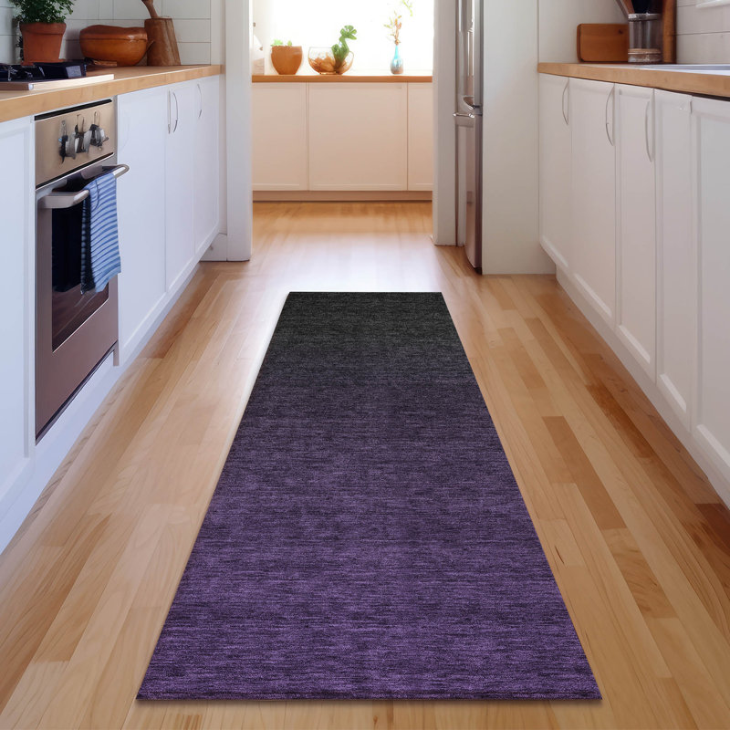 Tapis aubergine de qualité supérieure lavable à la machine Prisco, Tapis de couloir 2 pi 3 po x 7 pi 6 po