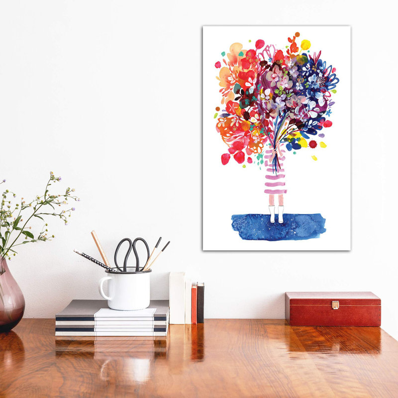 «Woman with Flowers» par CreativeIngrid - impression d'art graphique, H 60 po x l 40po x P 1,5 po, Toile tendue, Aucun mat
