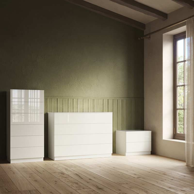 4 - Drawer Chest of Drawers