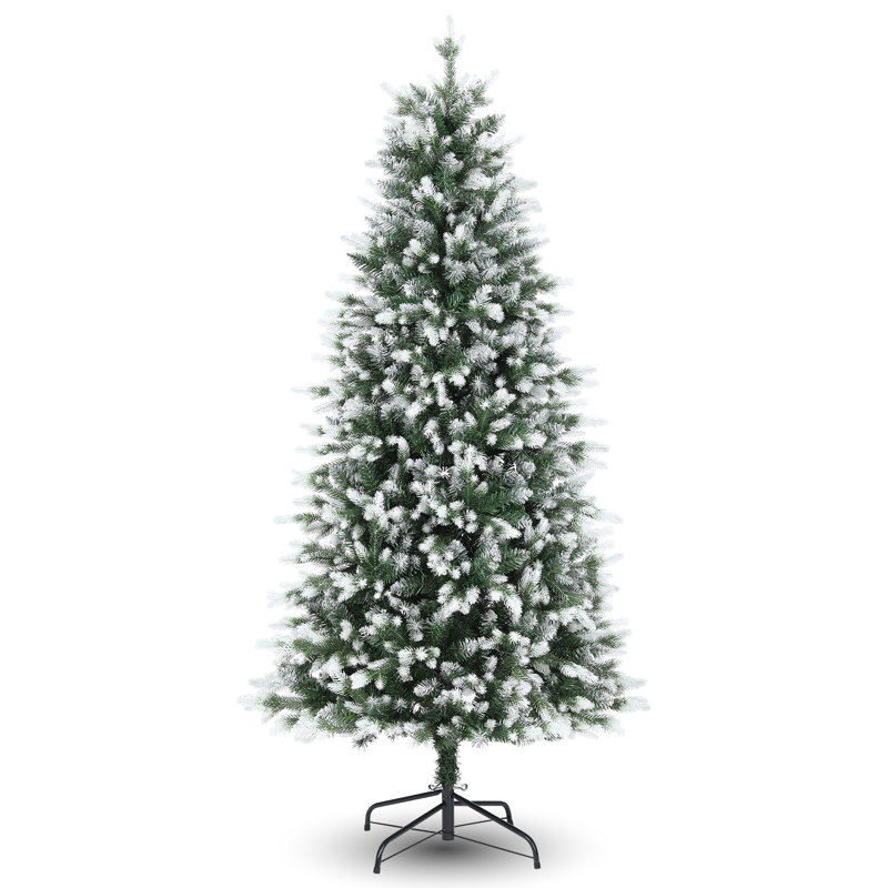 Arbre de Noël enneigé