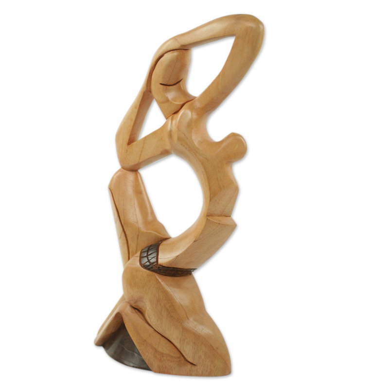 Sculpture en bois dipo fille Mariya