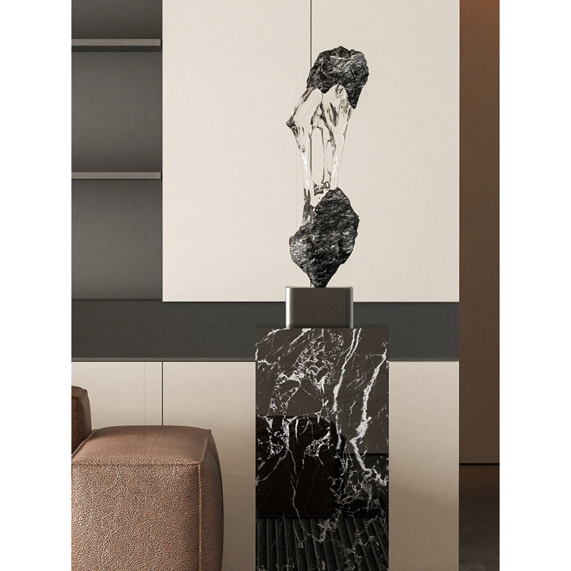 Sculpture moderne en pierre rotative
