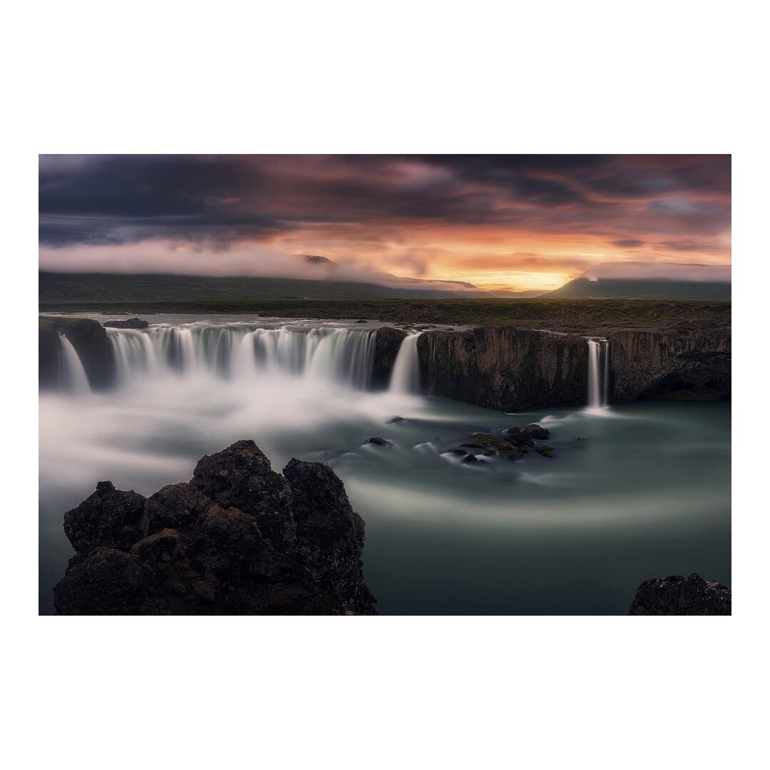 Strukturierte Fototapete Godafoss Waterfall in Iceland 3,2 m x 480 cm