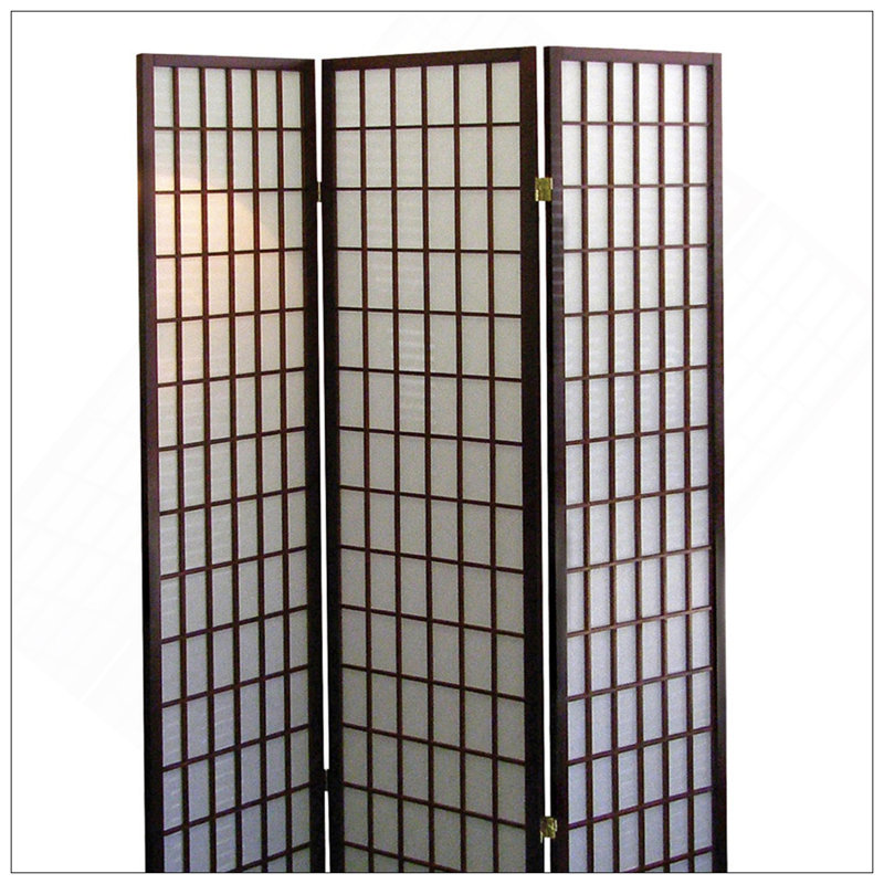 Paravent traditionnel japonais à 4 panneaux avec finition cerisier, parfait pour créer de l'intimité et définir des espaces.