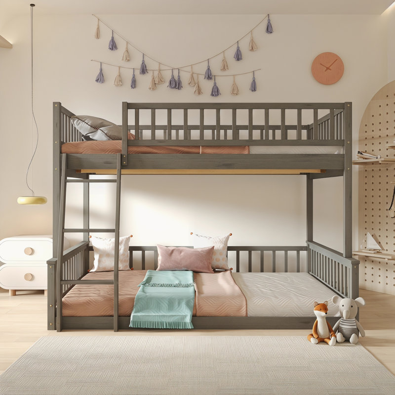 Ensemble de lit superposé convertible en noyer double au-dessus de grand lit avec échelle et garde-corps - conception en bois massif 2-en-1 peu encombrant