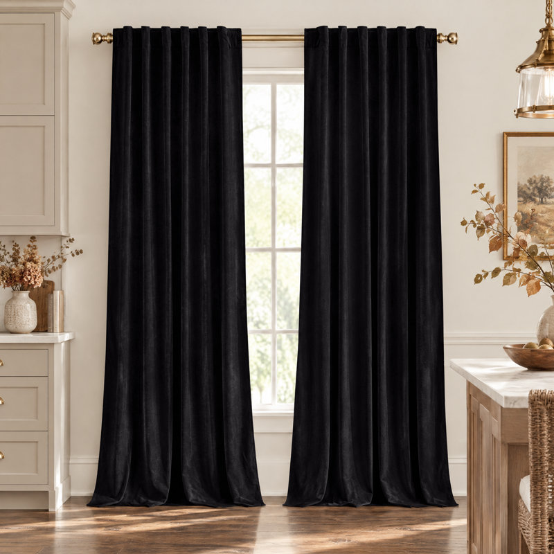 Rideaux en velours noir de 84 pouces de long, rideau occultant rétro de couleur unie et épais rideaux mats / décorations de fenêtre pour balcon pour chambre des maîtres (2 panneaux, 52 po de largeur)