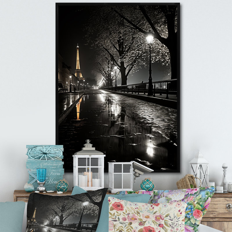 Parisian Moonlit Night I - Paris, reproduction d'art encadrée, H 32 po x l 24 po x P 1 po, Cadre flottant noir