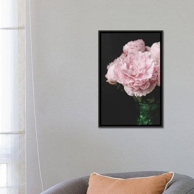 «Pink Peony On Black II» par Chelsea Victoria - reproduction d'art sur toile tendue sur châssis
