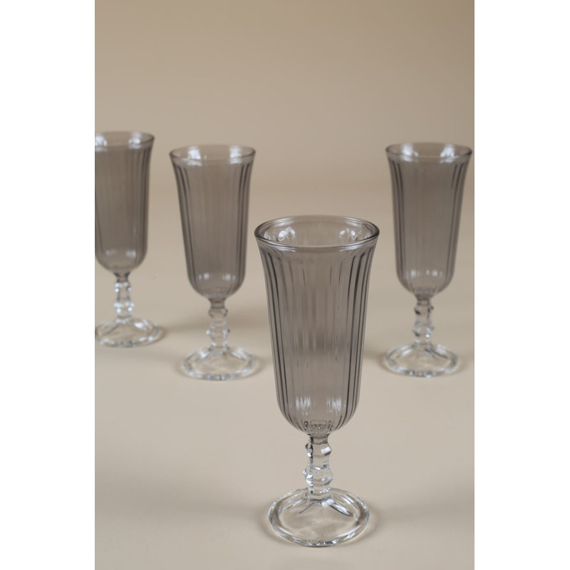 Ensemble de verres à vin élégants (4 pièces), 2,4 x 2,4 x 6,2 pouces | 100% verre, capacité: 4 oz liq. Lavage à la main recommandé pour la durabilité | Parfait pour le divertissement ou l'utilisation quotidienne, design élégant et sophistiqué