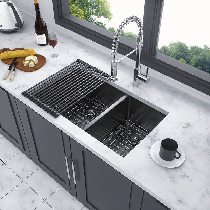 Évier de cuisine encastré à double cuve noir Gunmetal avec conception 60/40 et cuves profondes de 10 pouces pour un nettoyage efficace et une esthétique moderne