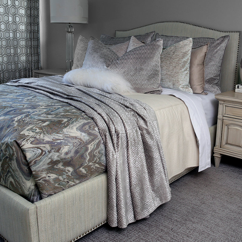 Cavendish Coverlet, Alabaster, Queen Coverlet