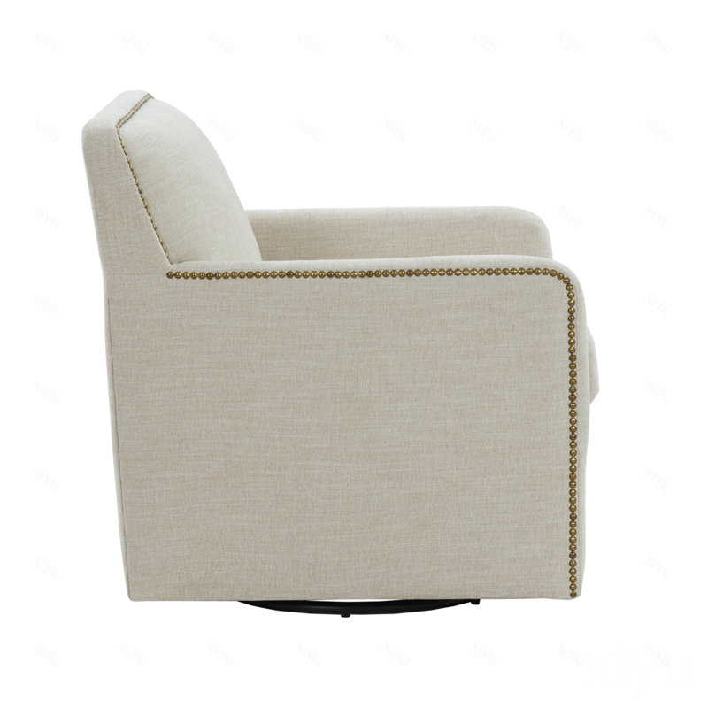 Fauteuil d'appoint pivotant avec garniture cloutée Torrance, Beige