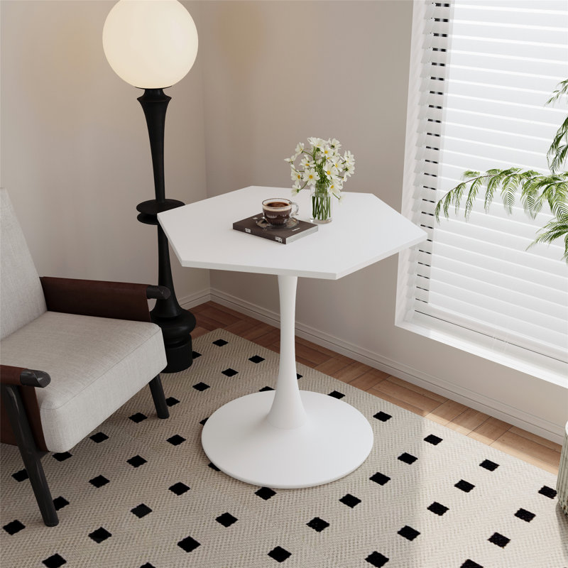 Table basse moderne hexagonale avec base en métal robuste et plateau en panneau de fibres à densité moyenne pour diverses pièces
