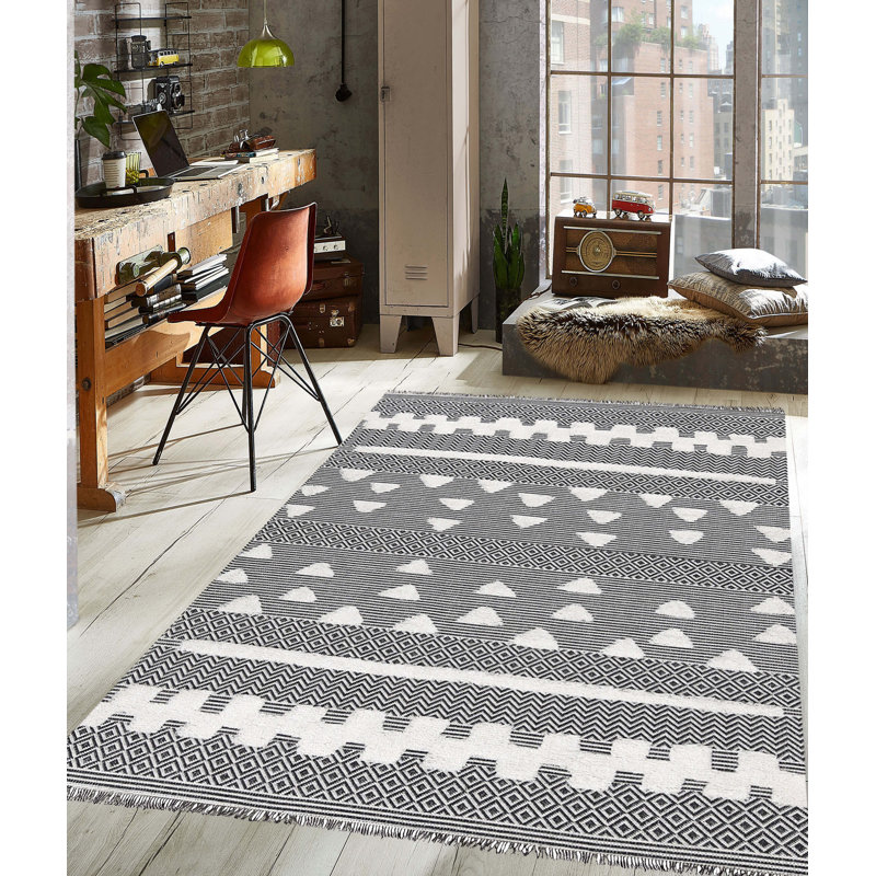 Tapis noir en coton tissé à la machine Sutapa Southwestern, Rectangle 5 pi x 7 pi 3 po