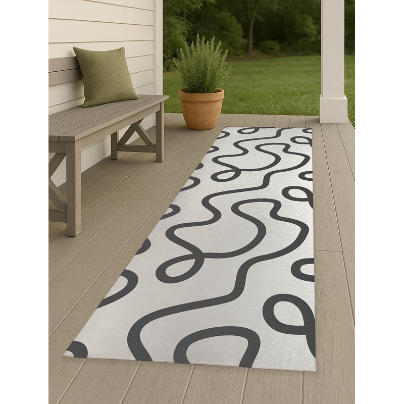Squig Non-Slip Outdoor Rug, Runner 2'6" x 8'