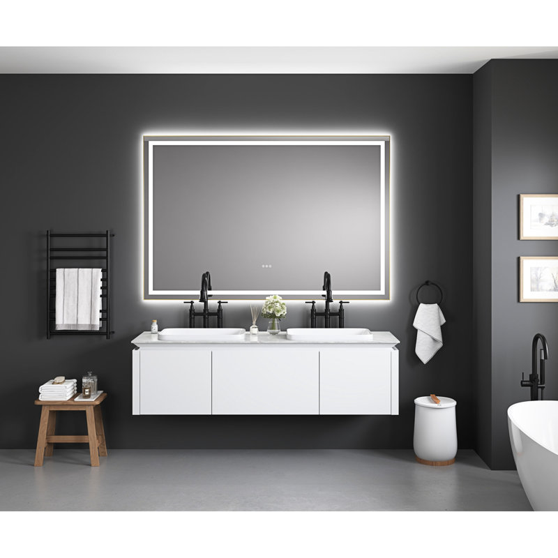 Miroir de salle de bain 72 po x 48 po à DEL. Brouillard, 3 couleurs, gradation continue. Fixé au mur avec un cadre en aluminium doré brossé et des réglages d'éclairage uniques