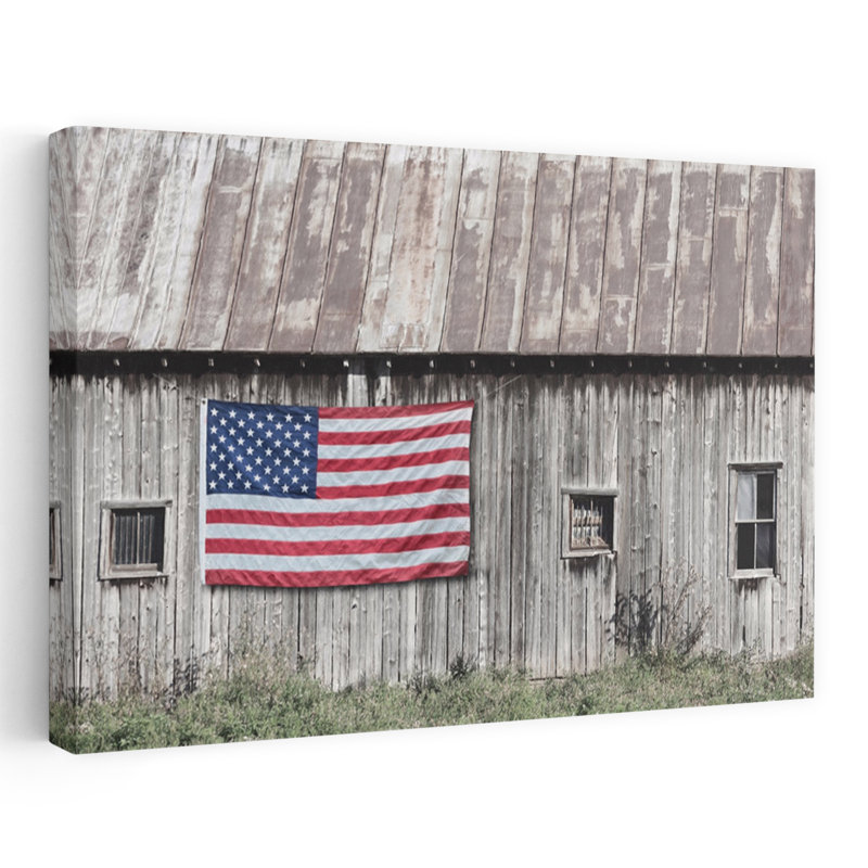 Vieille grange patriotique - photographie de ferme contemporaine, H 32 po x l 48 po