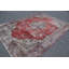 Tapis rétro rouge à motif médaillon rétro avec détails floraux complexes
