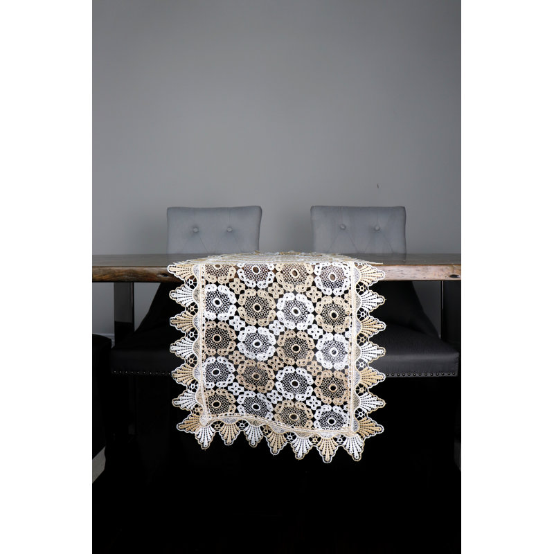 Chemin de table Damoni, 90 po x 16 po